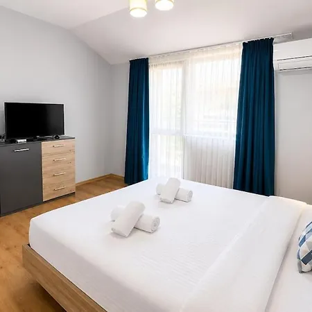 Apartment Cozy 1br W/ Terrace, Free Parking & Bbq Garden *